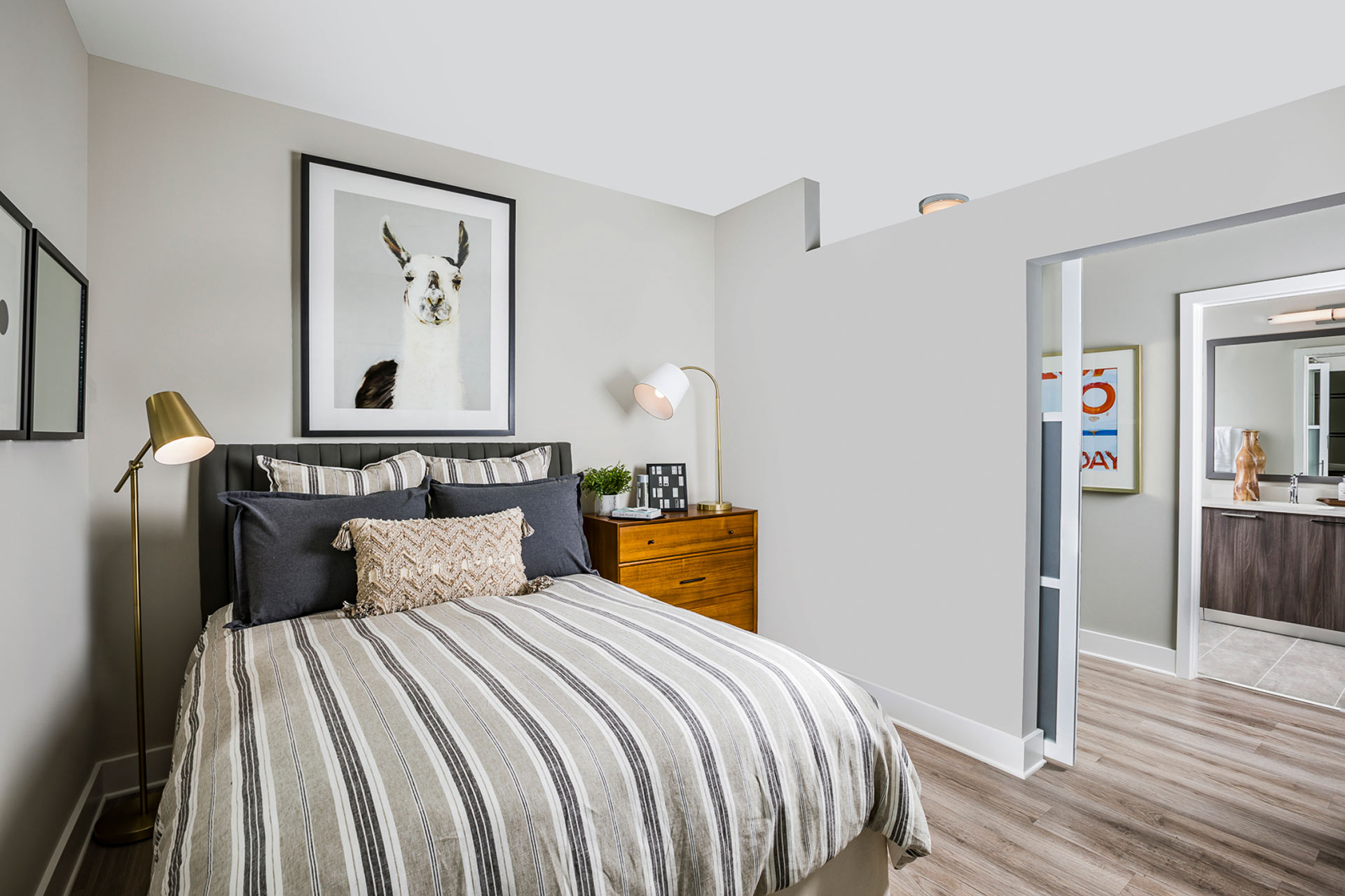 Explore studio, one- and two bedroom apartments that merge the best of history and modernity.